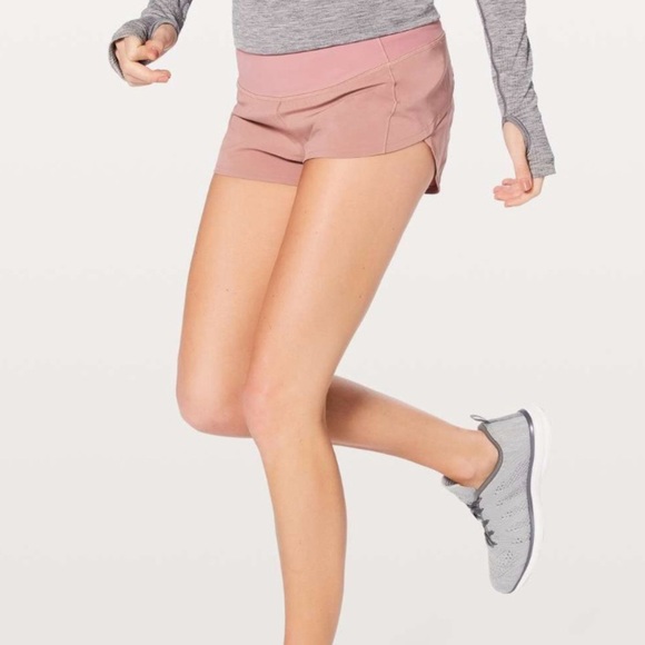 Lululemon sz 4 Speed Up Short in pink Quicksand Women's Mauve Shorts great cond - Picture 9 of 11
